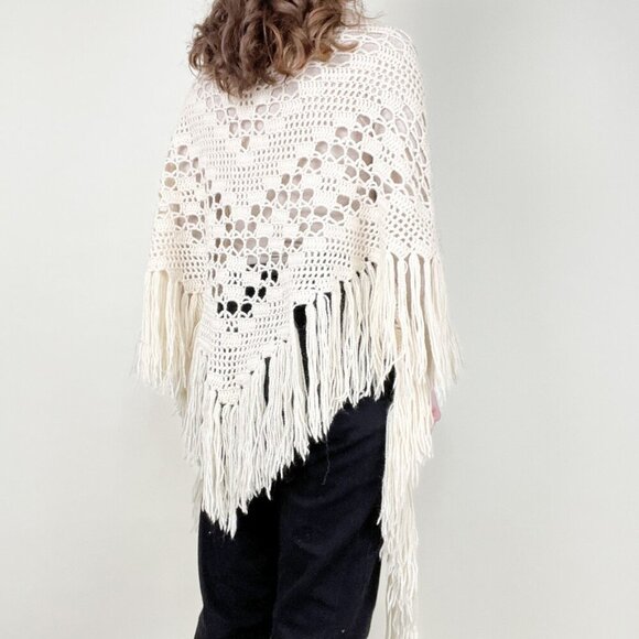 Elegant Cream Crochet Shawl - Picture 2 of 6